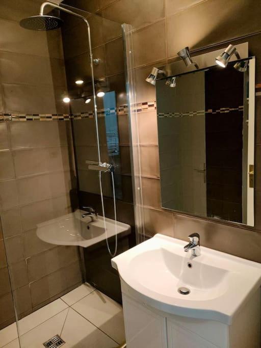 شقة Brad'S House. سا سيرْ سور مير المظهر الخارجي الصورة